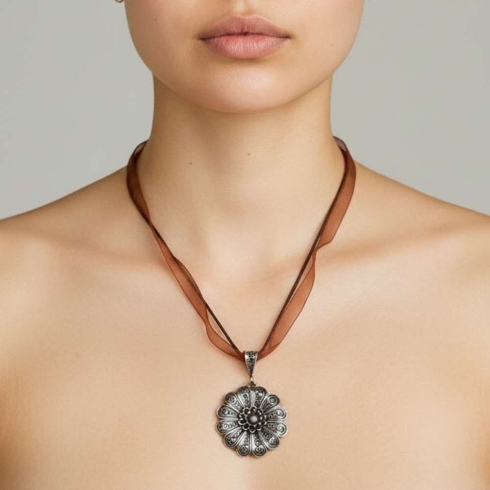 Sterling Silver Filigree Floral Pendant Necklace